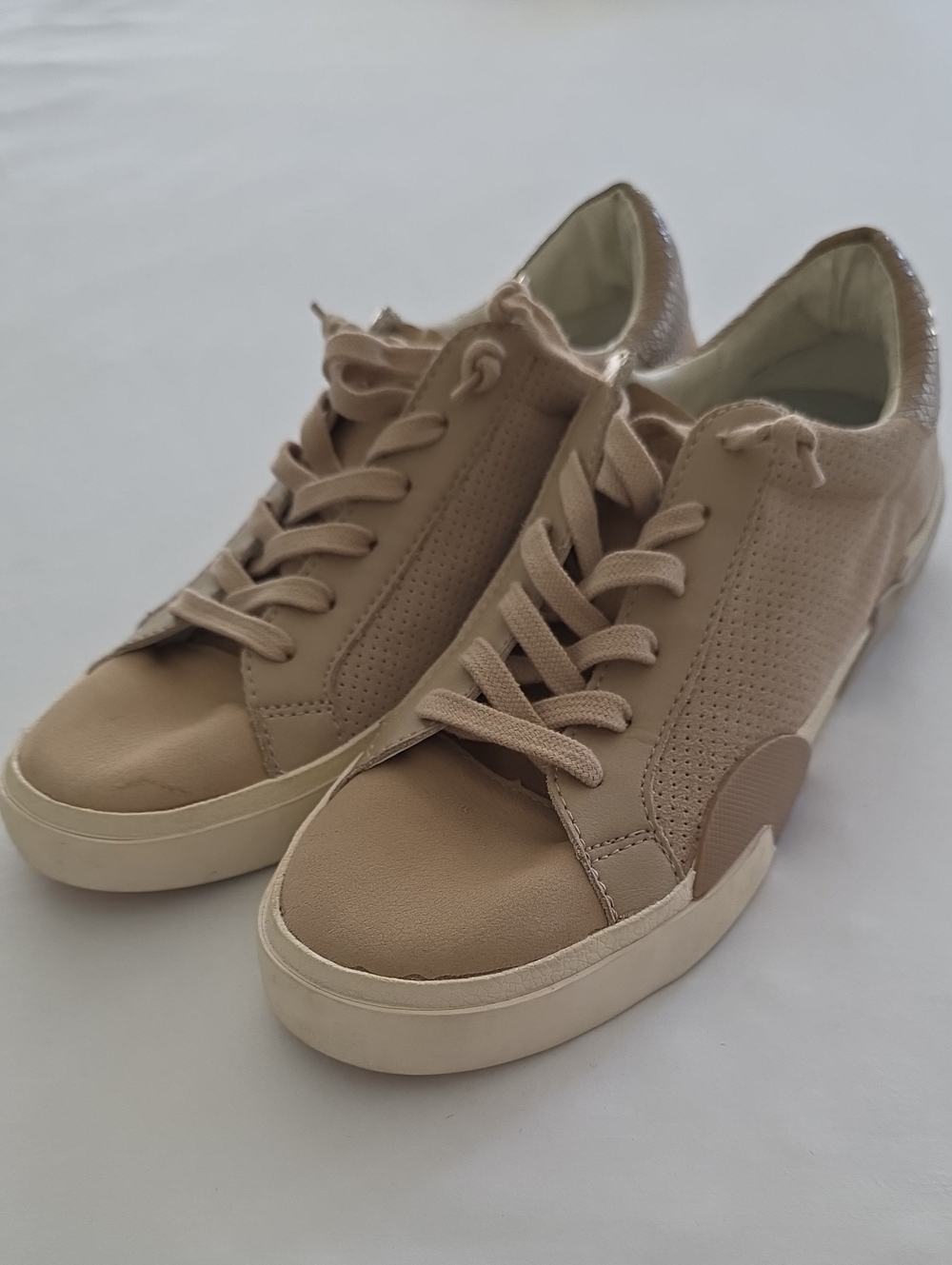 Dolce Vita Women's Neutral Beige Casual Lace-Up Sneakers